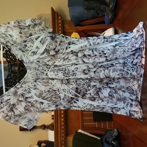 Womens short sleeve top